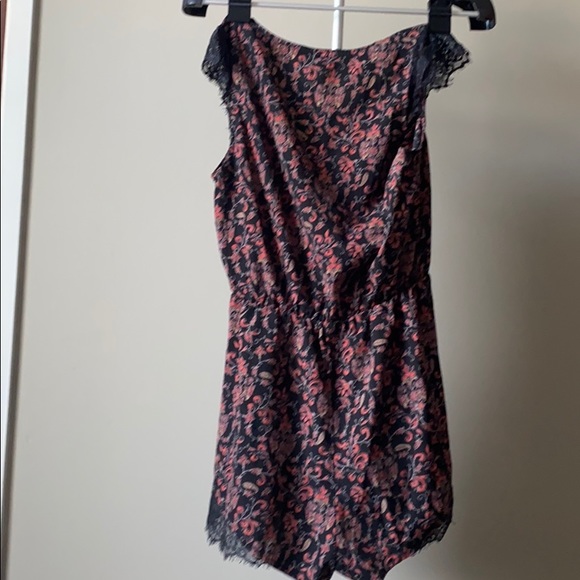 Cute Romper from Urban Outfitters - Picture 3 of 3